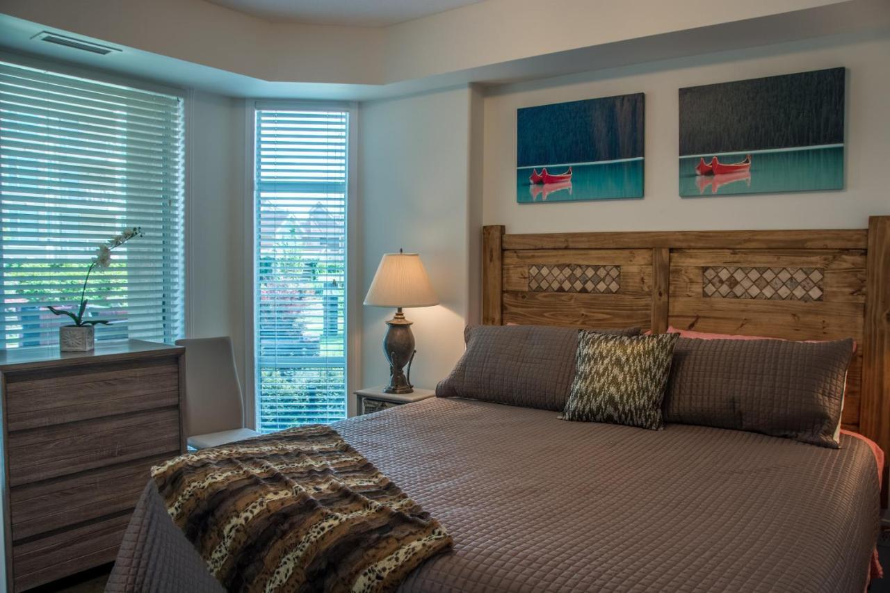 Sunset Waterfront Resort By Discover Kelowna Resort Accommodations Exteriér fotografie