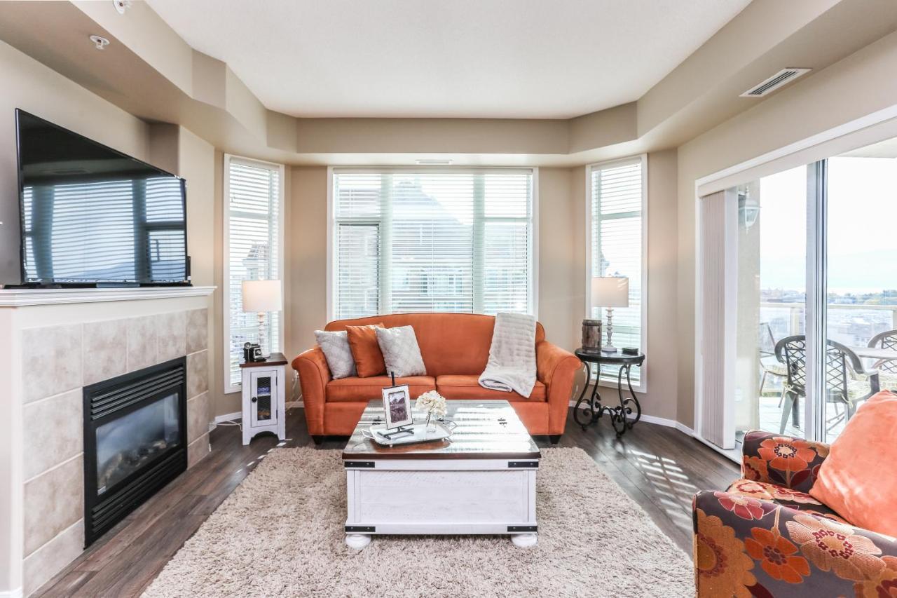 Sunset Waterfront Resort By Discover Kelowna Resort Accommodations Exteriér fotografie