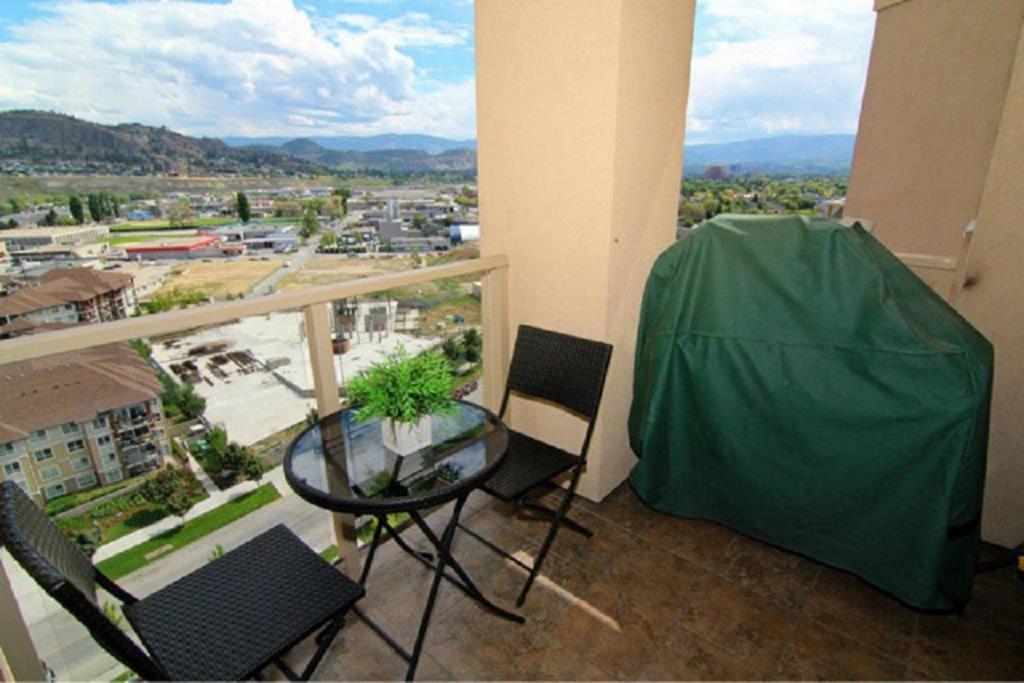 Sunset Waterfront Resort By Discover Kelowna Resort Accommodations Exteriér fotografie