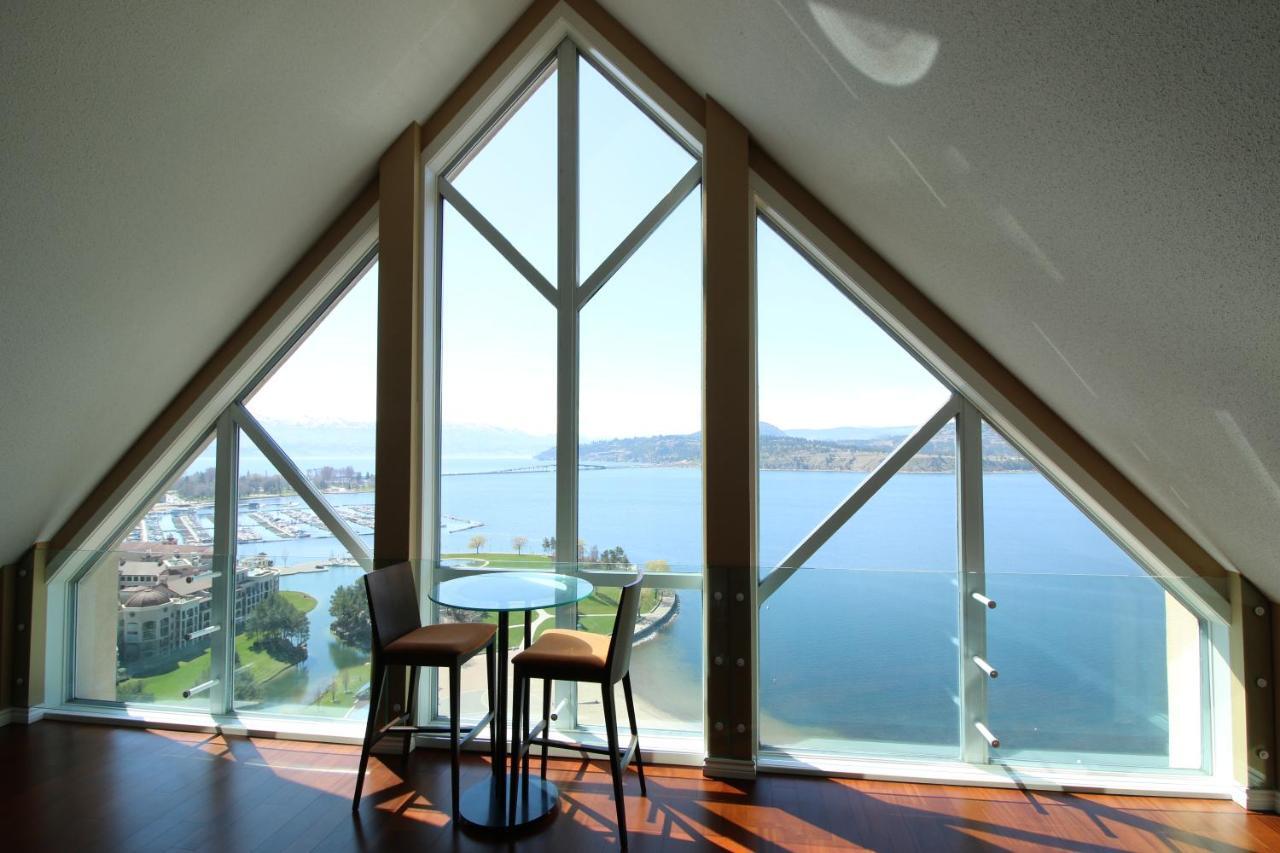 Sunset Waterfront Resort By Discover Kelowna Resort Accommodations Exteriér fotografie